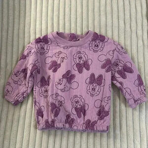 Disney - Minnie Mouse - lightly insulated pullover sweater/sweatshirt. Size 6 mo